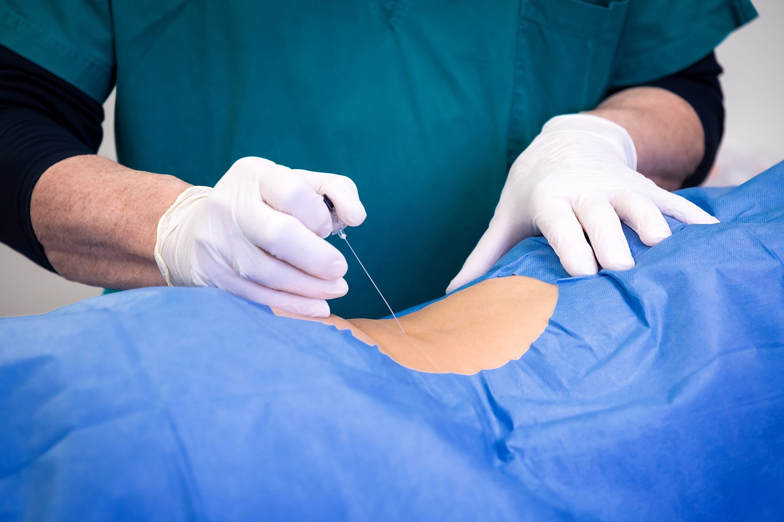 Back Pain Injections: Pros and Cons of Steroids For Back Pain